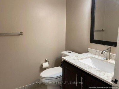 25 Agnes Street • #302 • Mississauga, ON photo 9