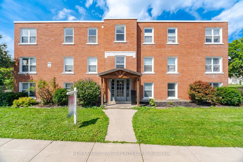 5 - 133 North Service Road E