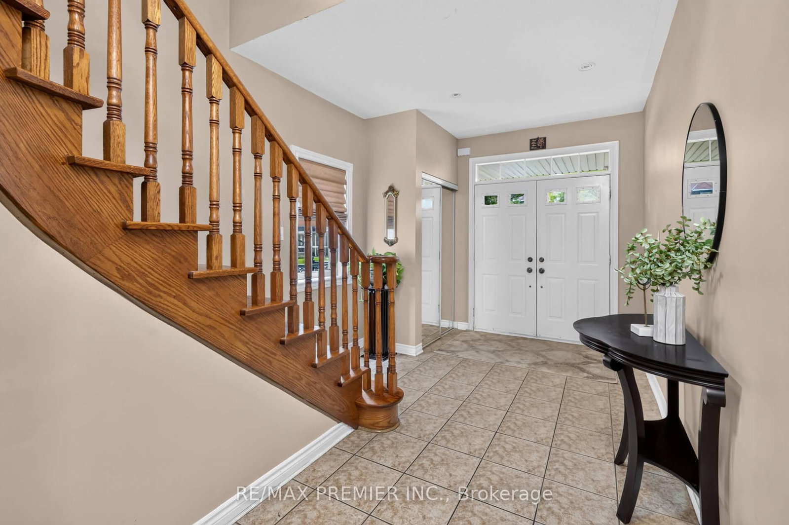 19 Timberwolf Road • Brampton, ON photo 4