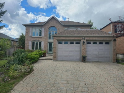 4 Nottingham Crescent • Brampton, ON photo 2