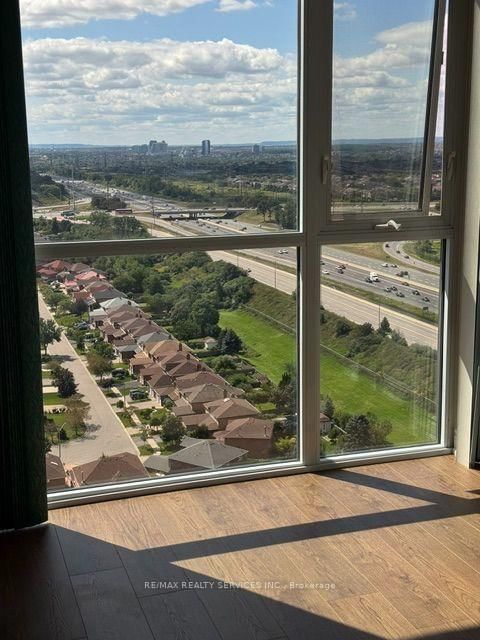 PH09-339 Rathburn Rd, Mississauga, view 6