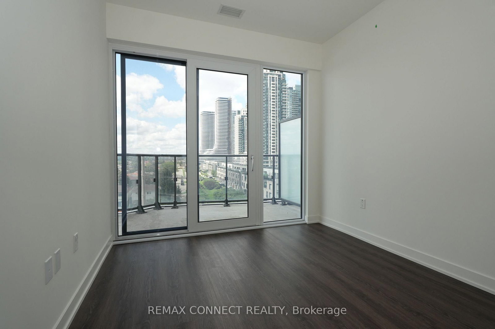 503-448 Burnhamthorpe Rd, Mississauga, view 11