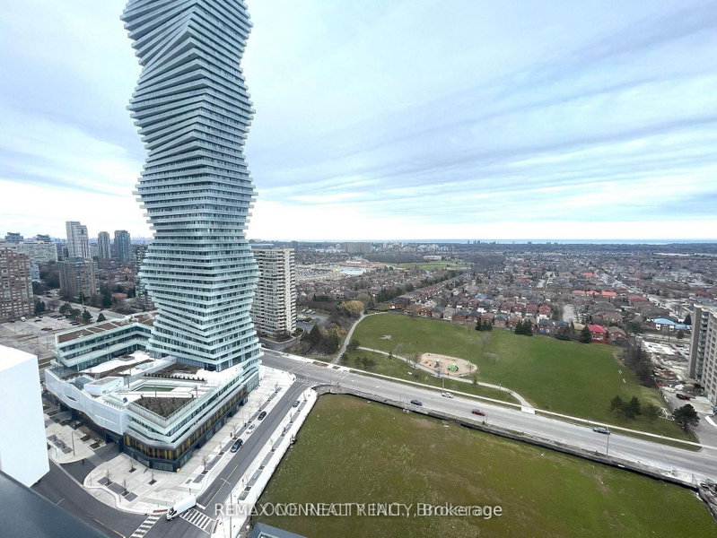 503 - 448 Burnhamthorpe Road W