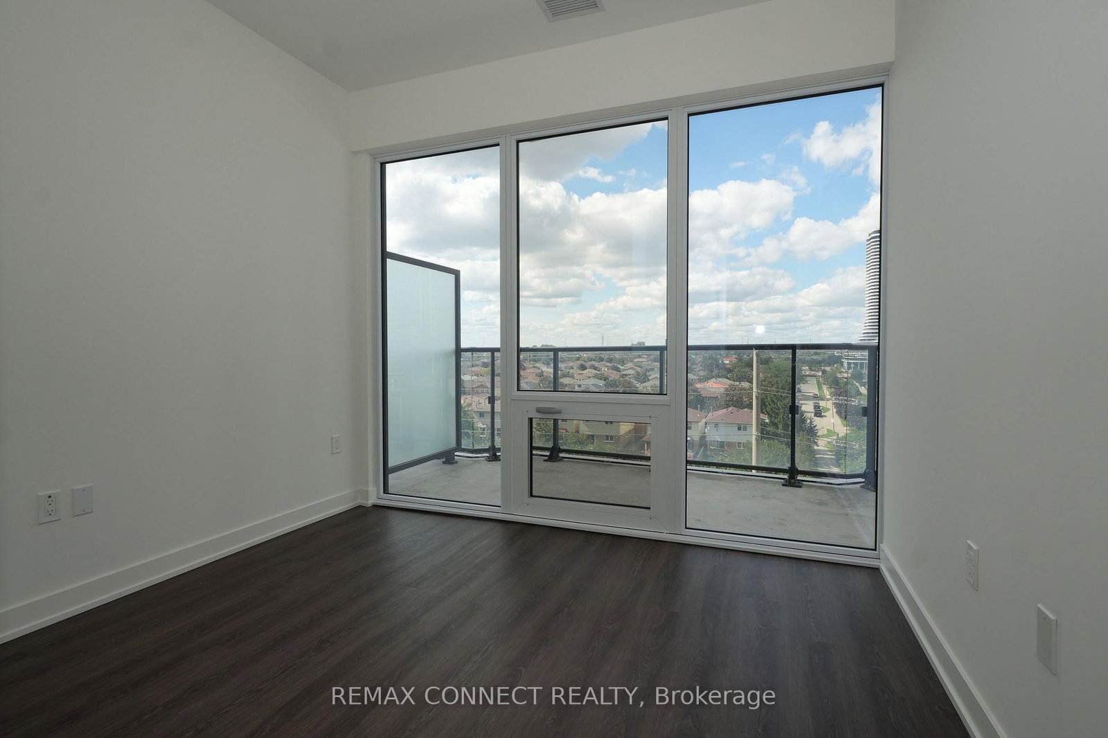 503-448 Burnhamthorpe Rd, Mississauga, view 6