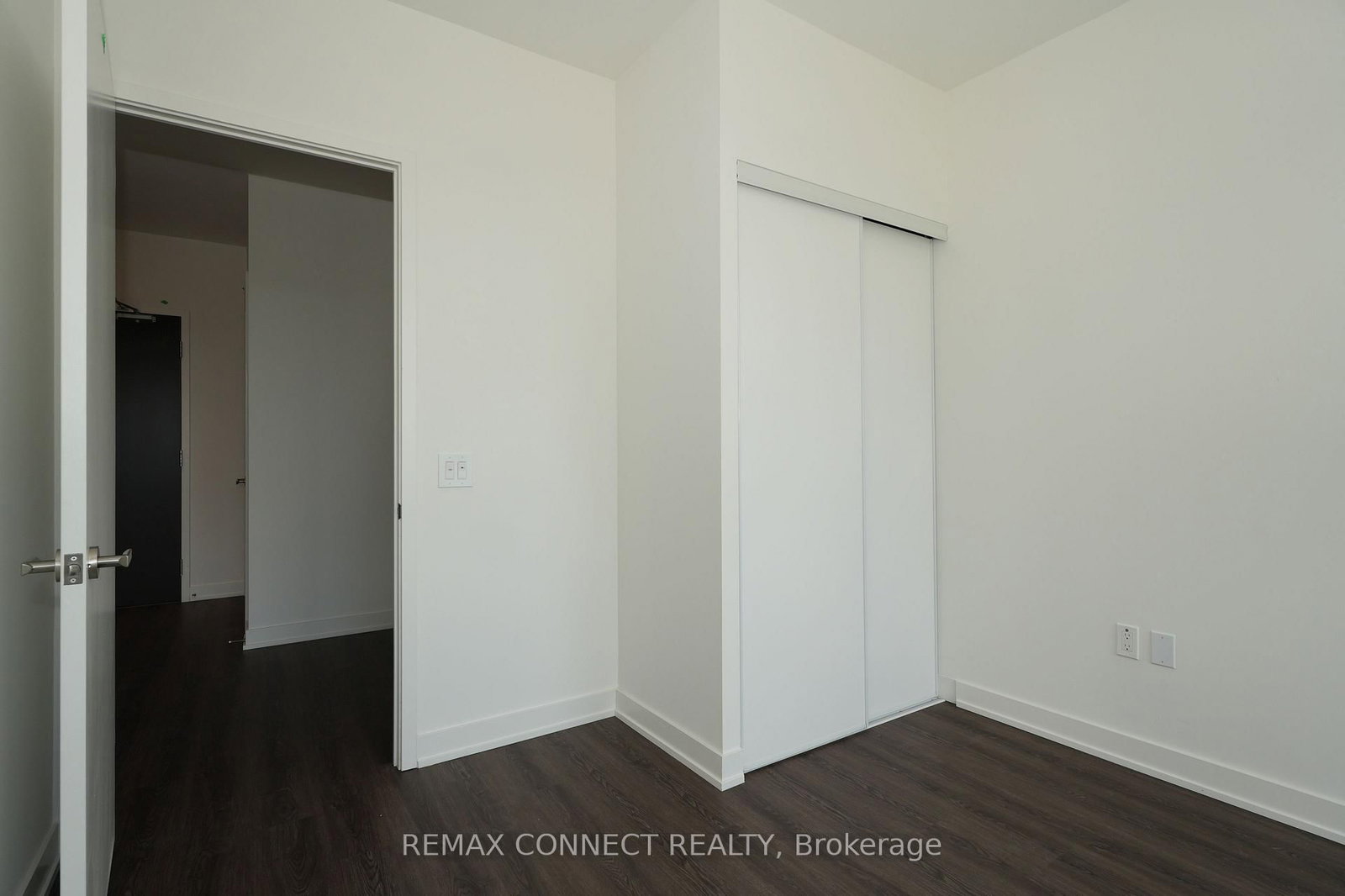 503-448 Burnhamthorpe Rd, Mississauga, view 7