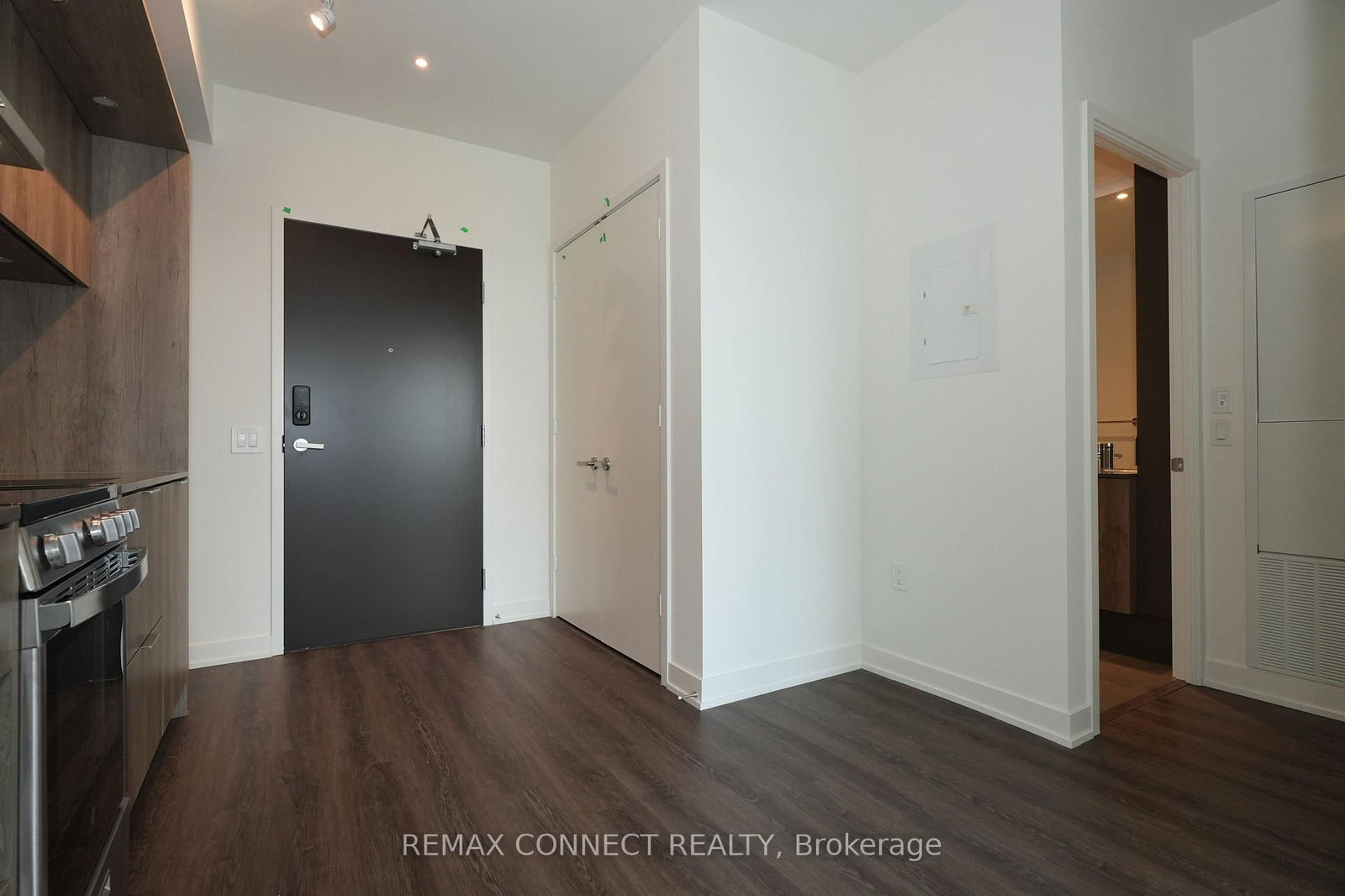 503-448 Burnhamthorpe Rd, Mississauga, view 8