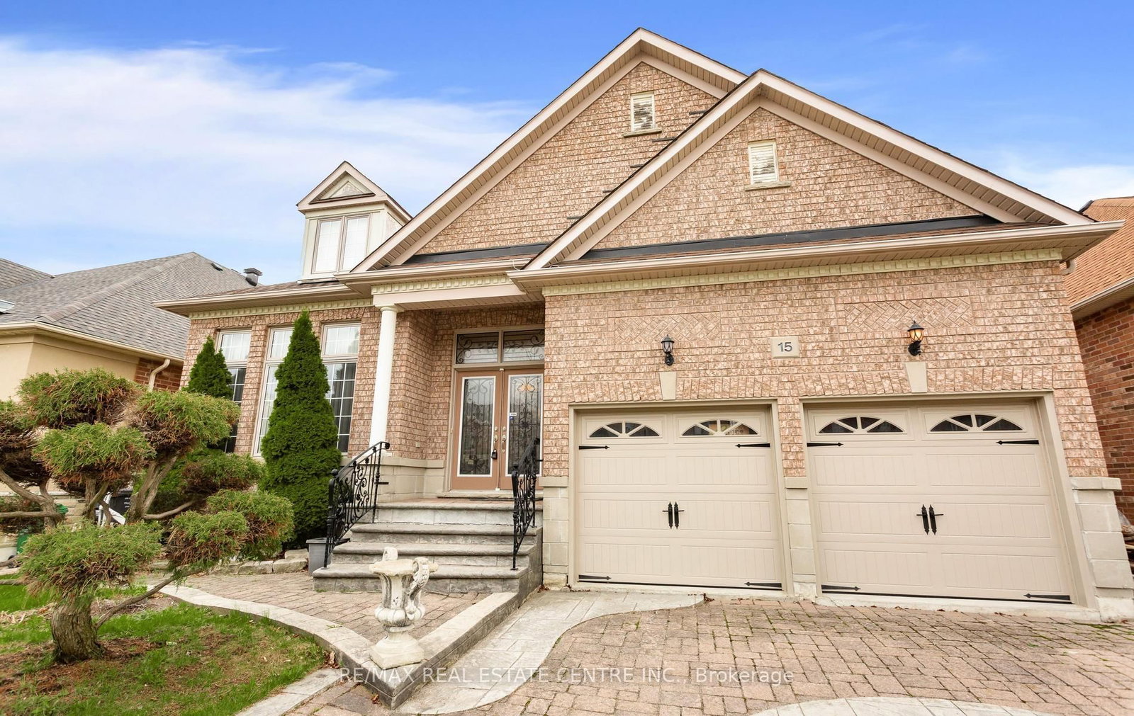 15 Concorde Drive • Brampton, ON photo 3