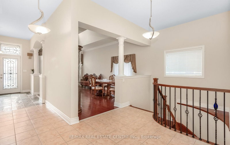 15 Concorde Brampton,ON L6P 1V3 — Photo 8