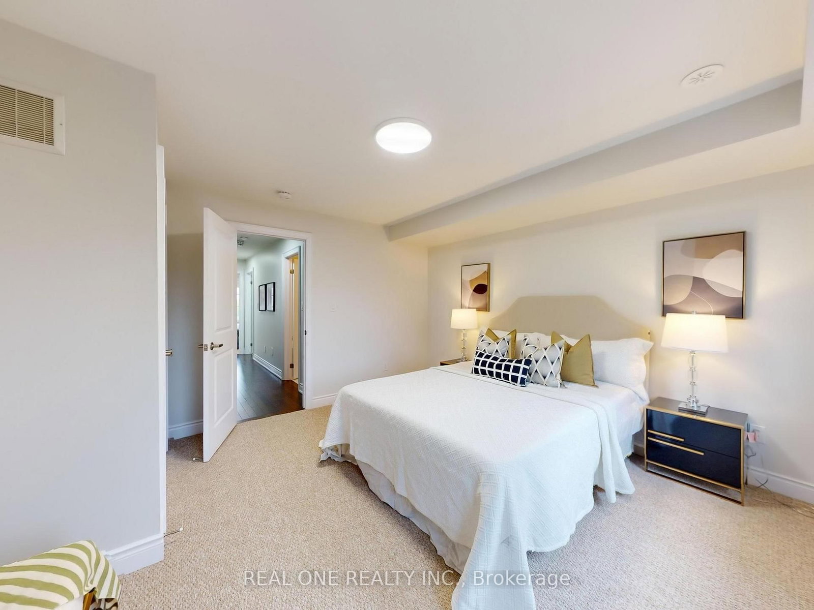 2161 Lillykin Street • Oakville, ON photo 20