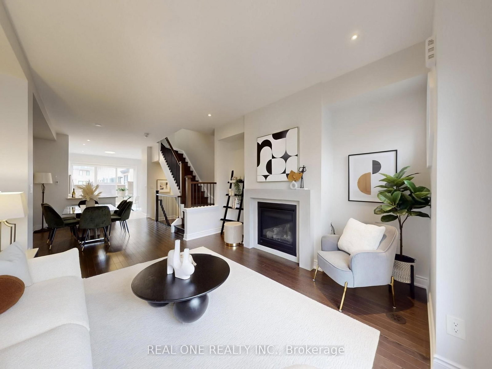 2161 Lillykin Street • Oakville, ON photo 6