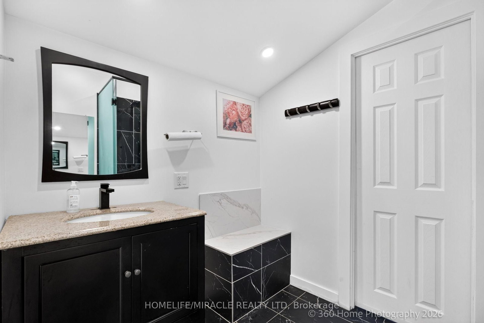 178 Kingsview Boulevard • Toronto, ON photo 3