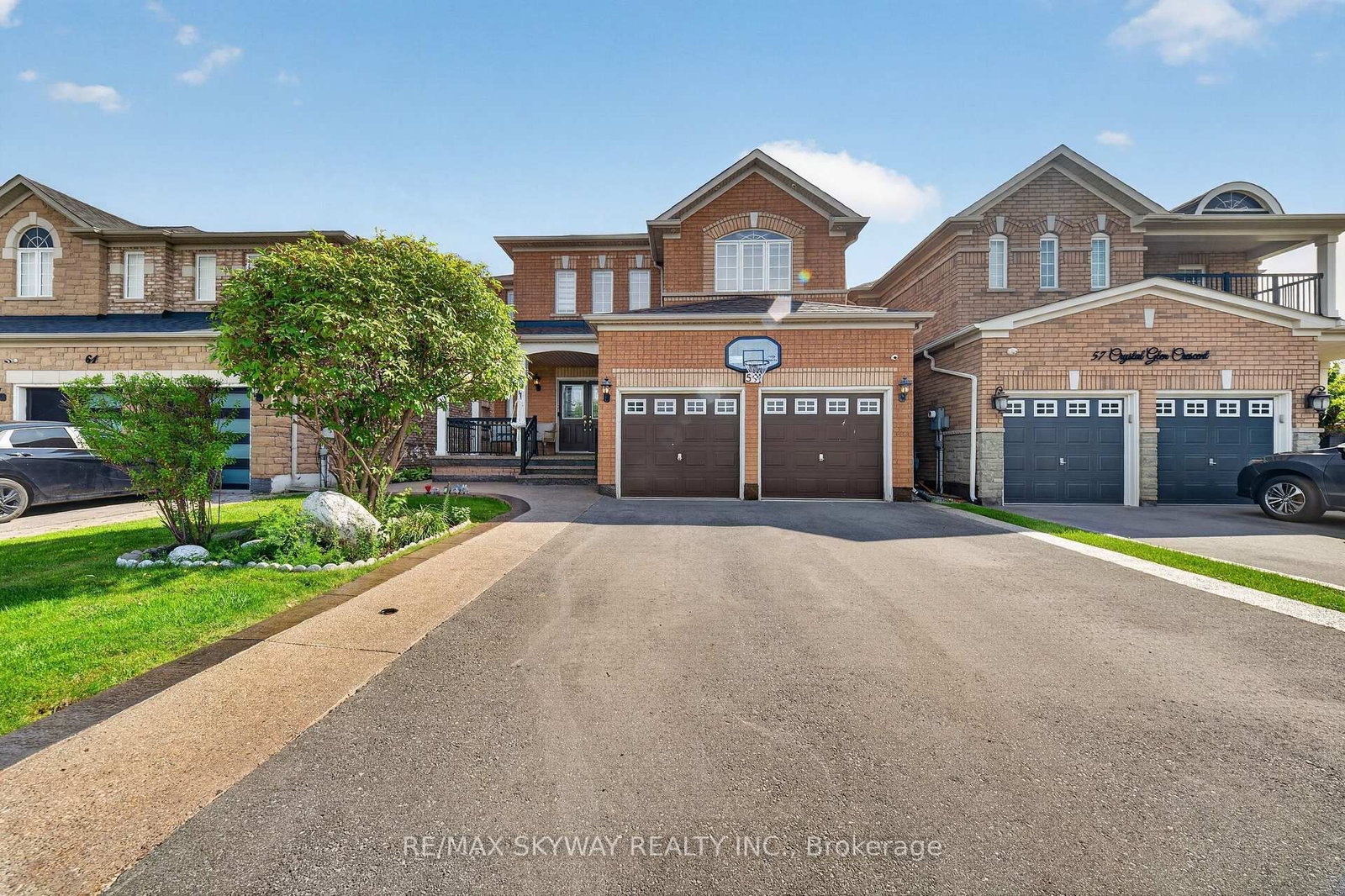 59 Crystal Glen Crescent • Brampton, ON photo 3