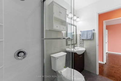 3145 Queen Frederica Mississauga,ON L4Y 3A7 — Photo 11