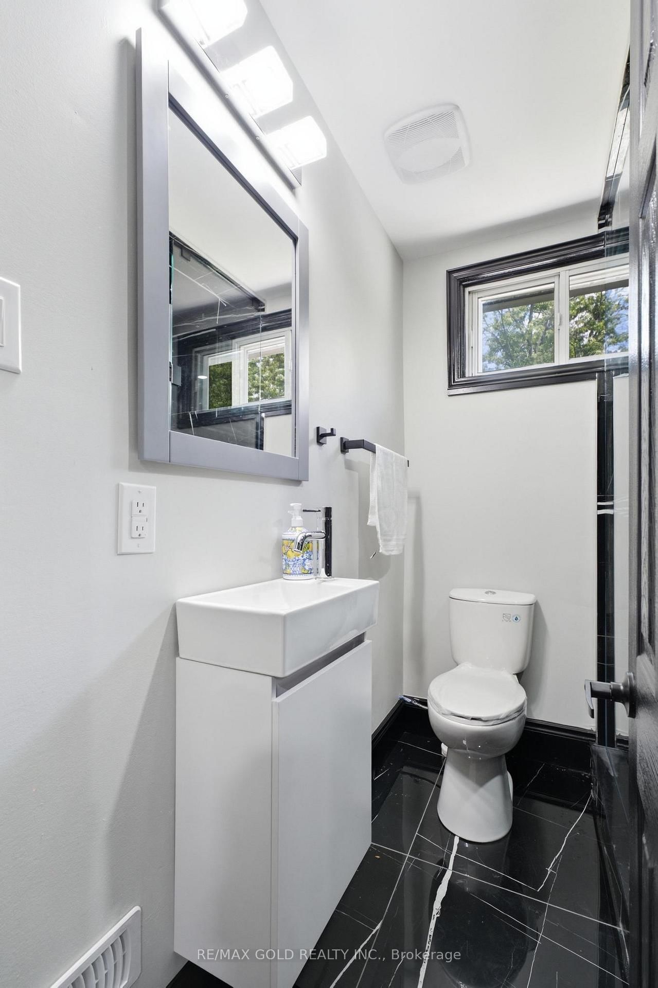 2702 Embleton Road • Brampton, ON photo 18