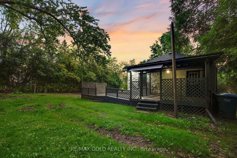 2702 Embleton Road
