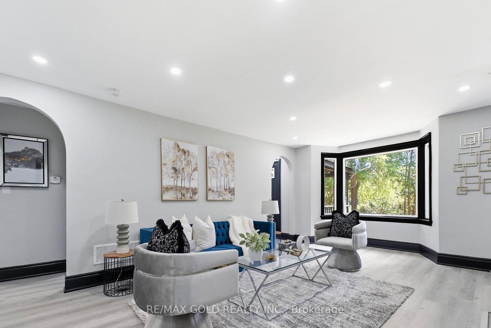 2702 Embleton Road • Brampton, ON photo 9