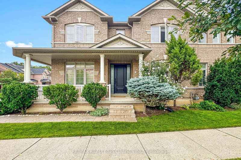 1239 Fox Crescent