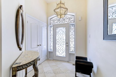 60 Impulse Circle • Brampton, ON photo 5