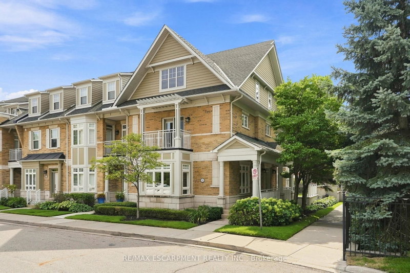 36 Compass Way