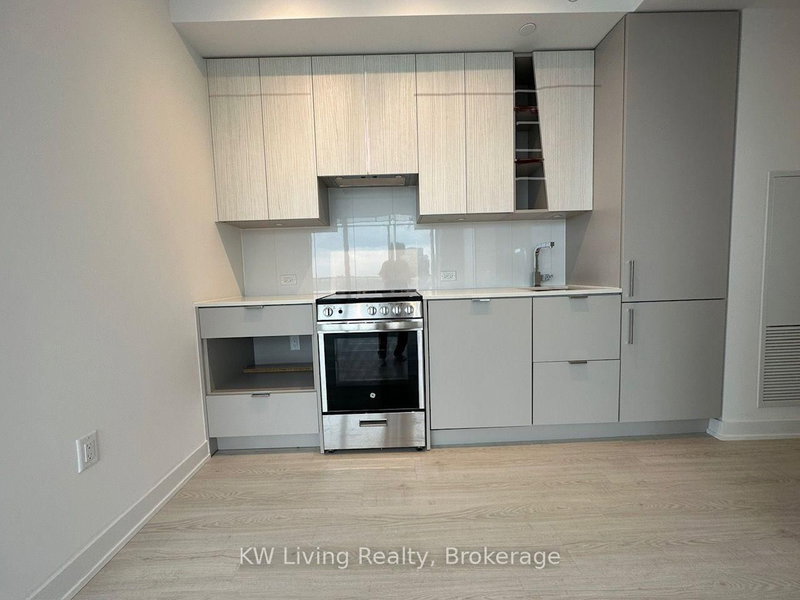 2204 - 3883 Quartz Road