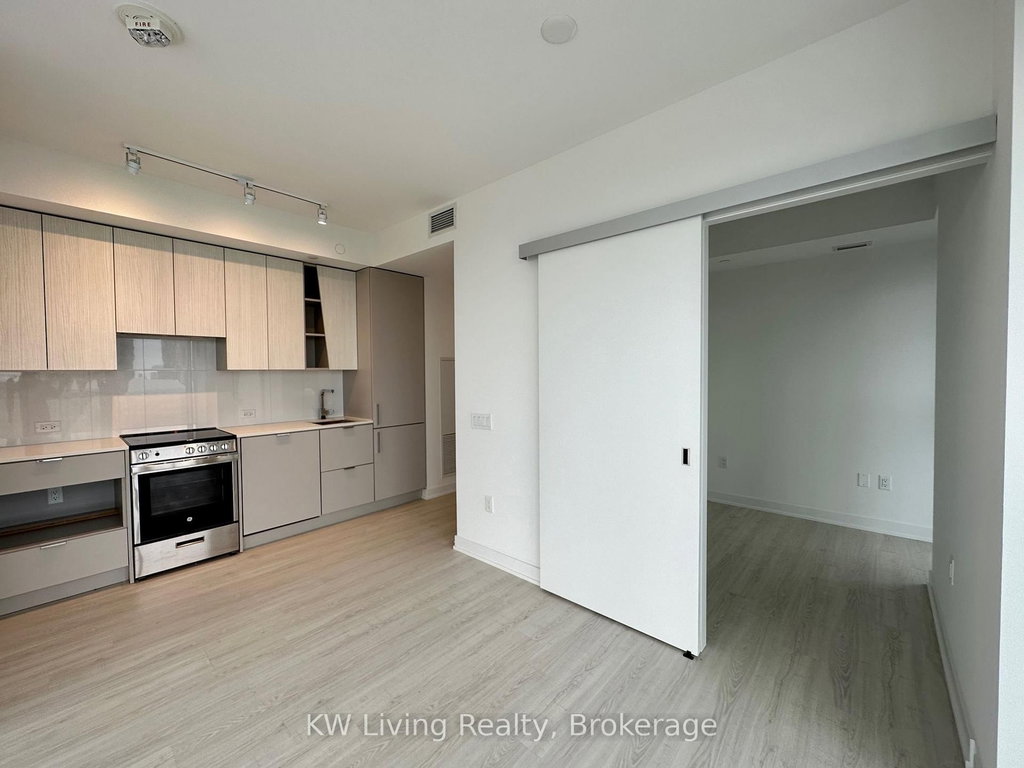 2204 - 3883 Quartz Road 4