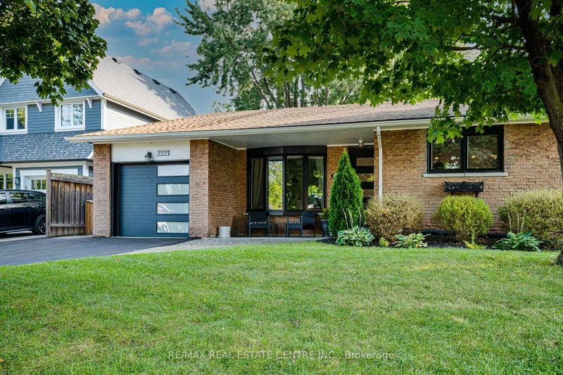 2221 Wyandotte Drive