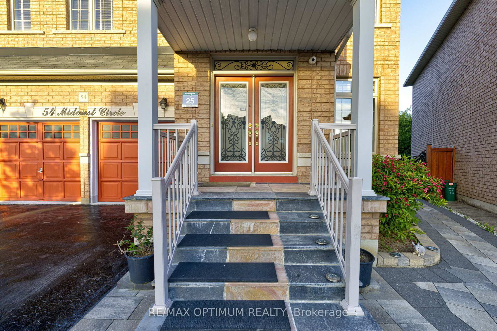 54 Midcrest Circle • Brampton, ON photo 3