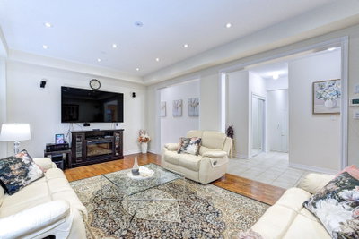 54 Midcrest Circle • Brampton, ON photo 8