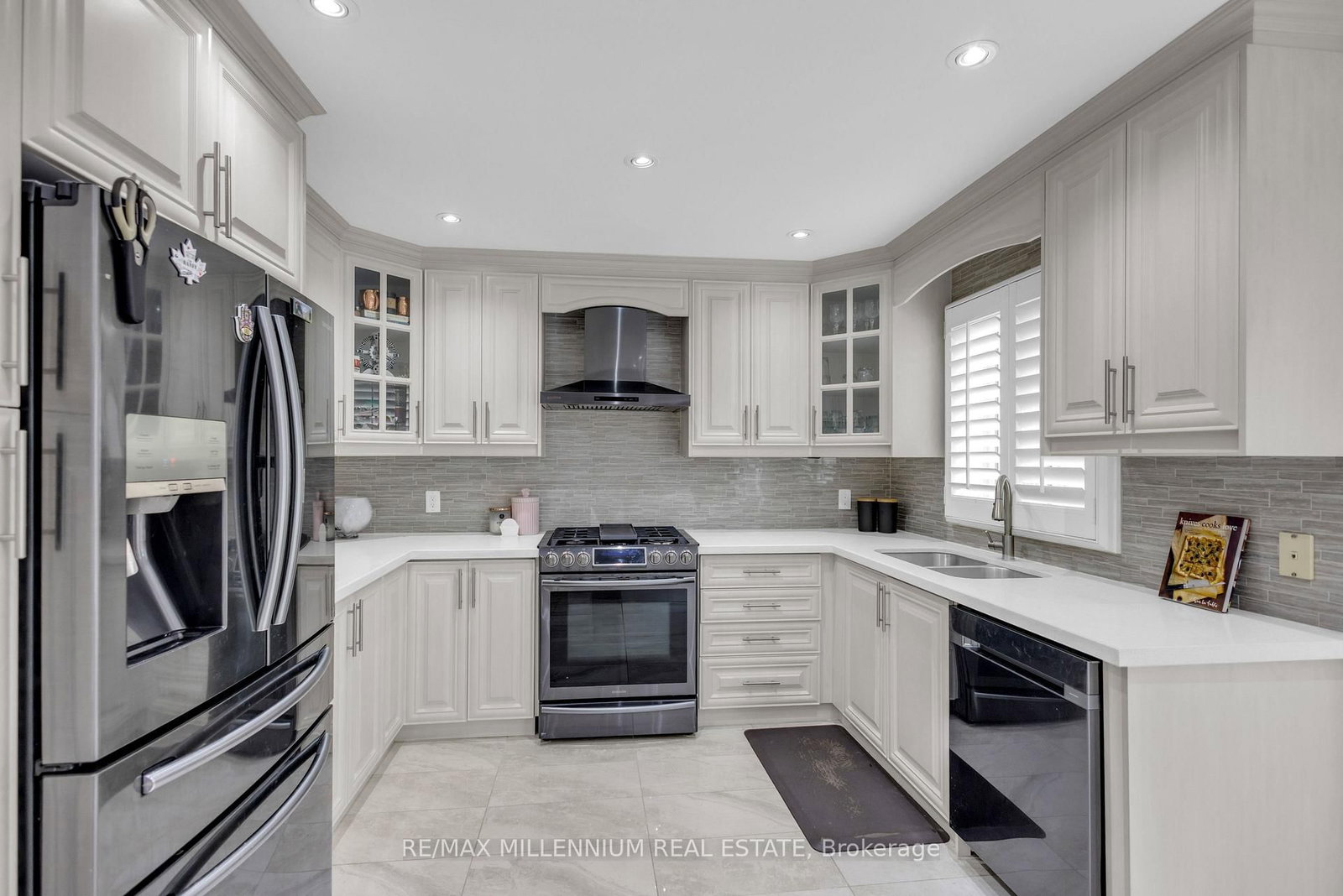 252 Mountainberry Road • Brampton, ON photo 12