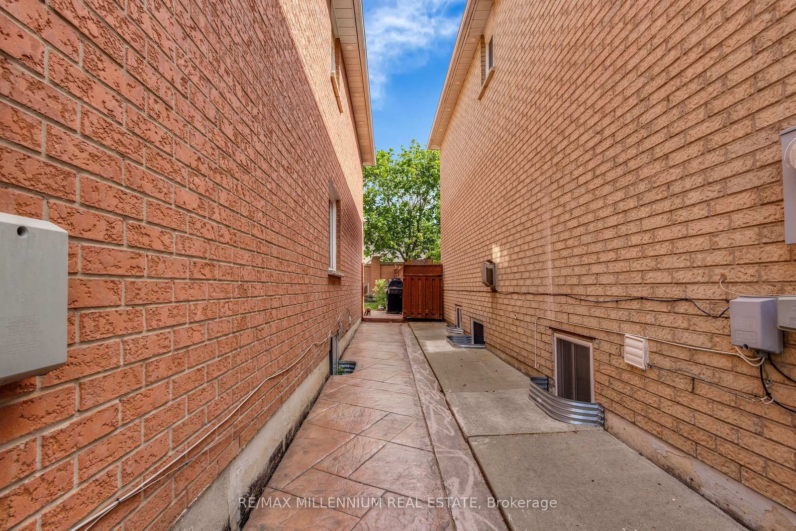 252 Mountainberry Road • Brampton, ON photo 39