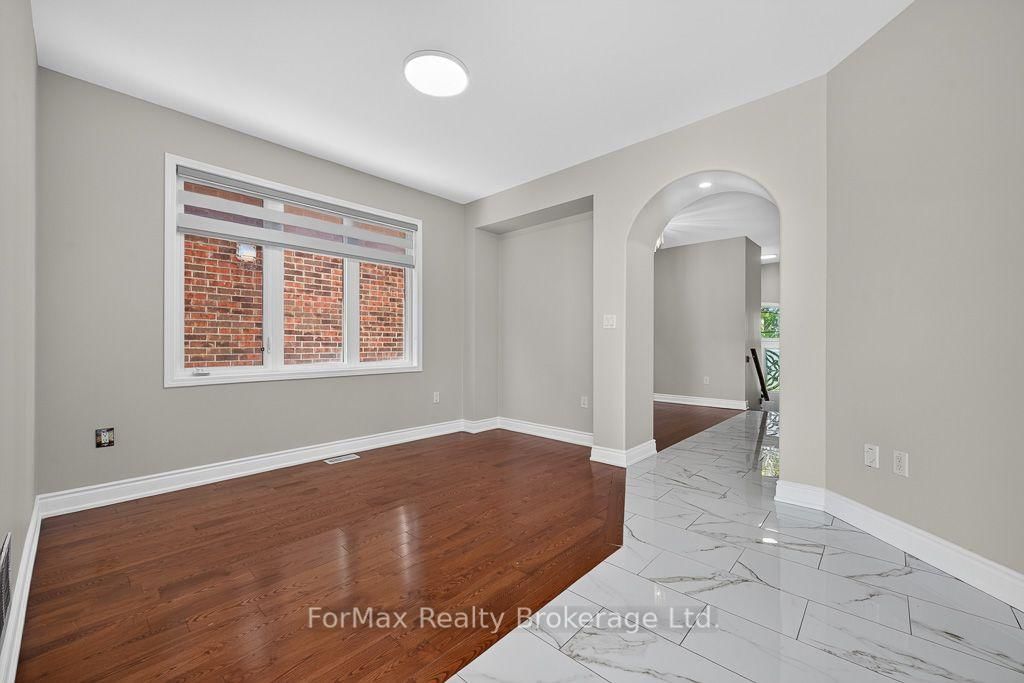 35 Seascape Crescent • Brampton, ON photo 4
