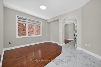 35 Seascape Crescent • Brampton, ON photo 4
