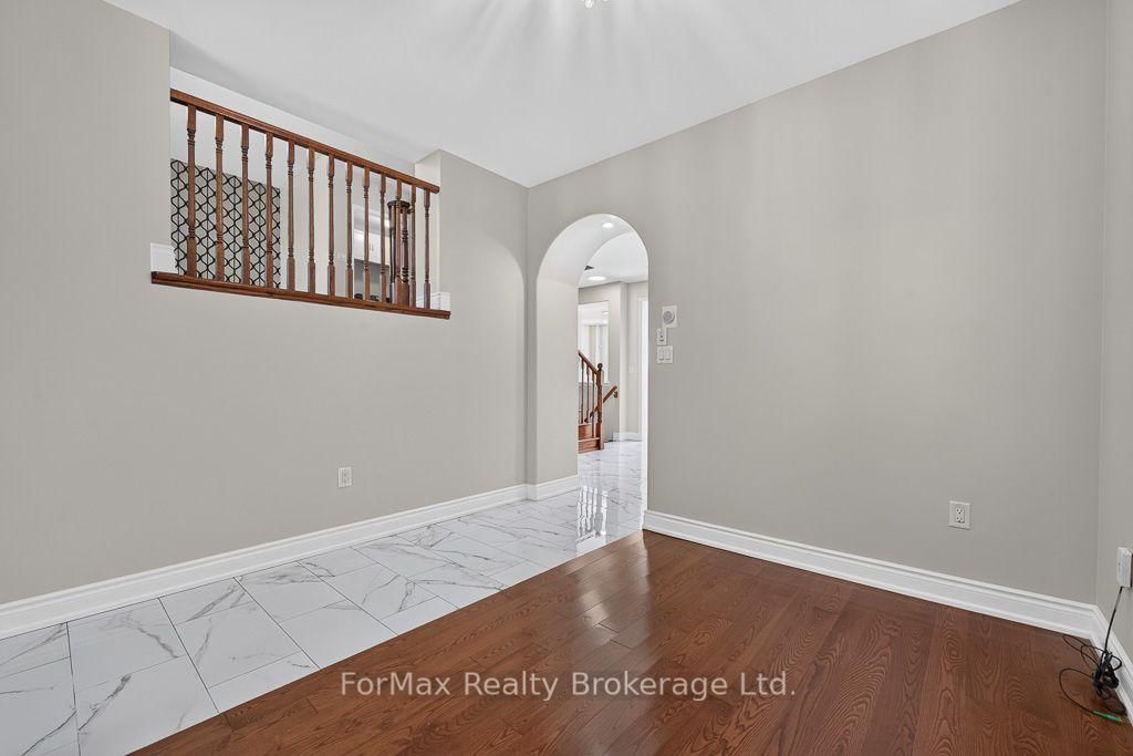 35 Seascape Crescent • Brampton, ON photo 5