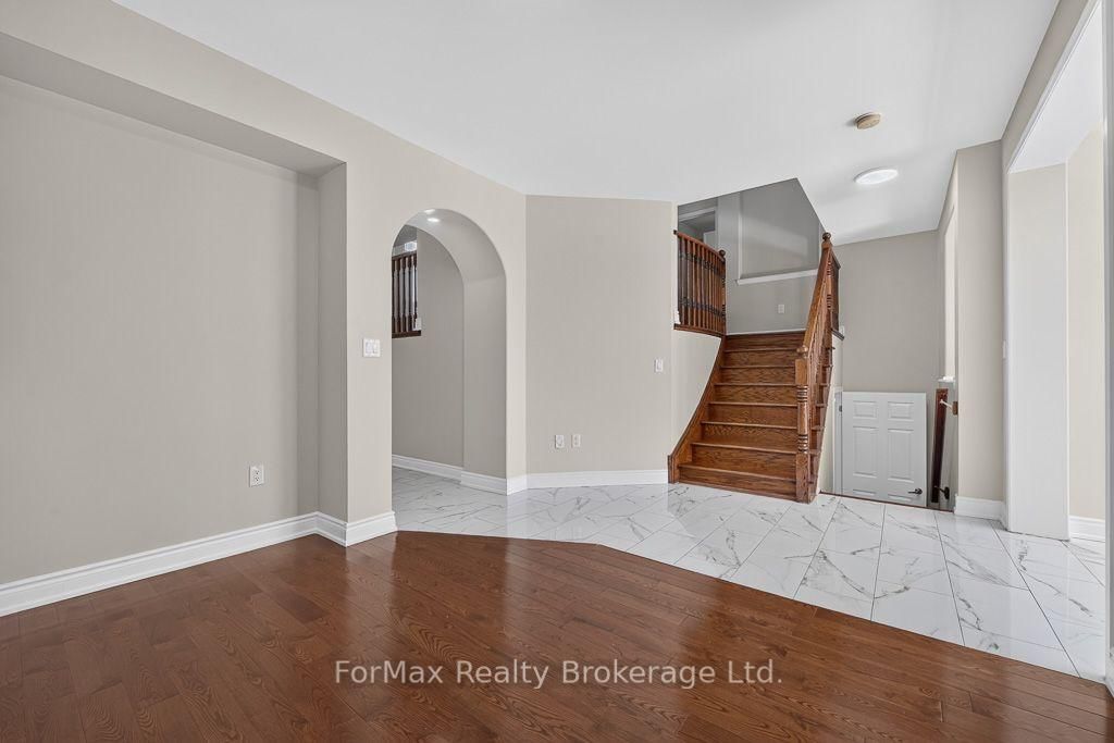 35 Seascape Crescent • Brampton, ON photo 6
