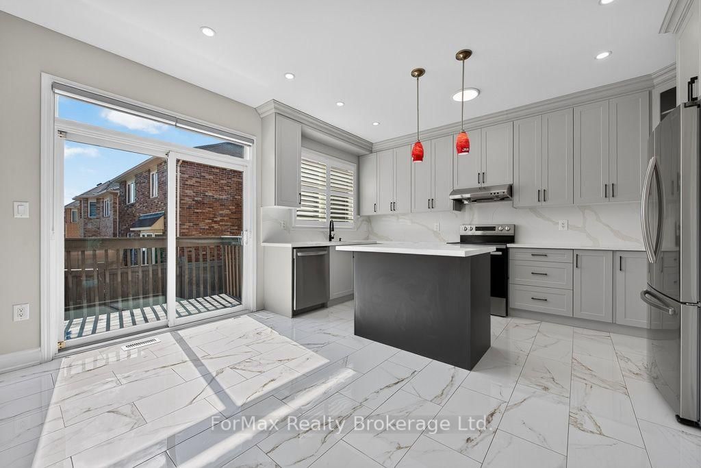 35 Seascape Crescent • Brampton, ON photo 9
