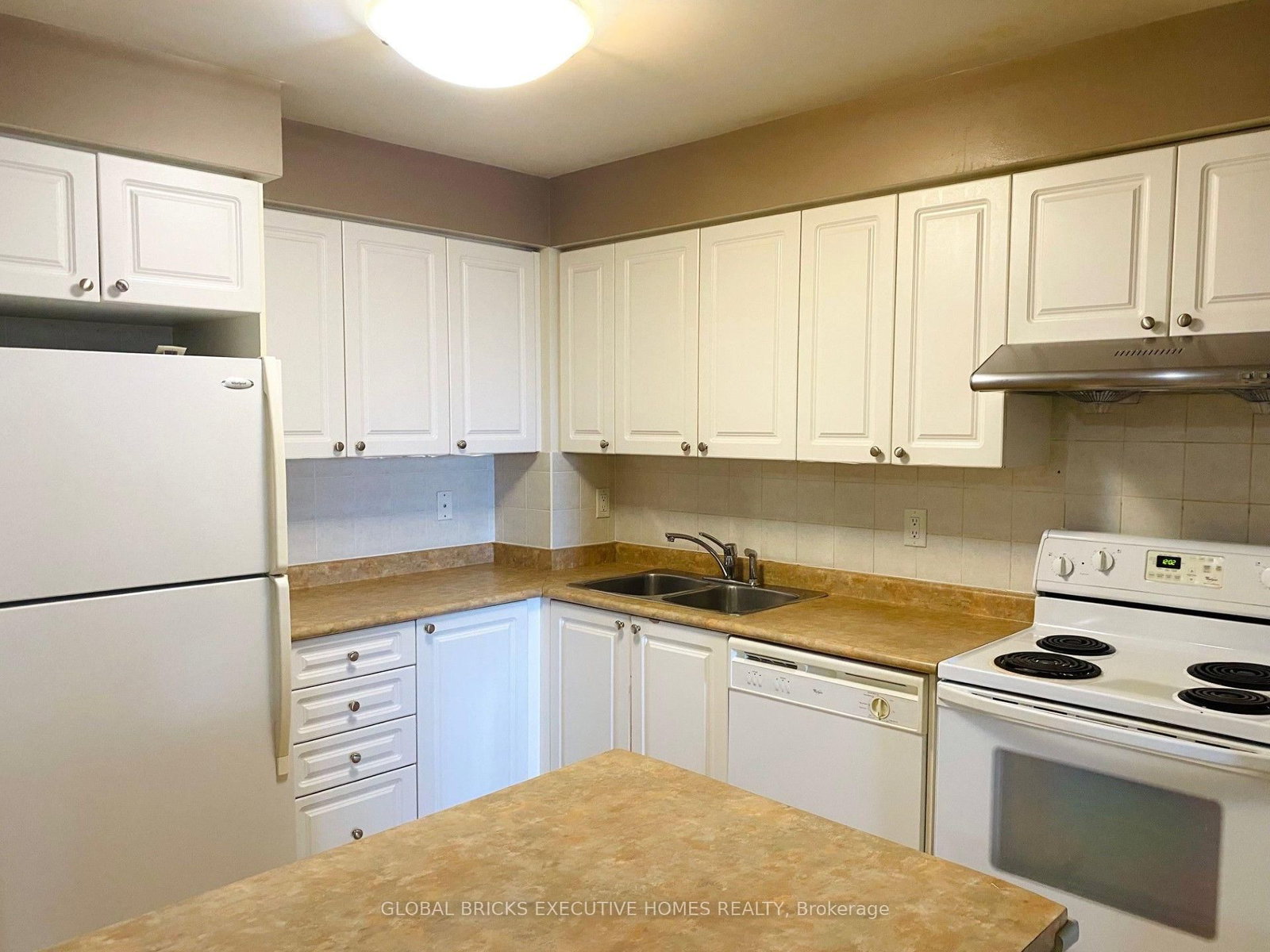 2402- Blvd, Mississauga, view 4
