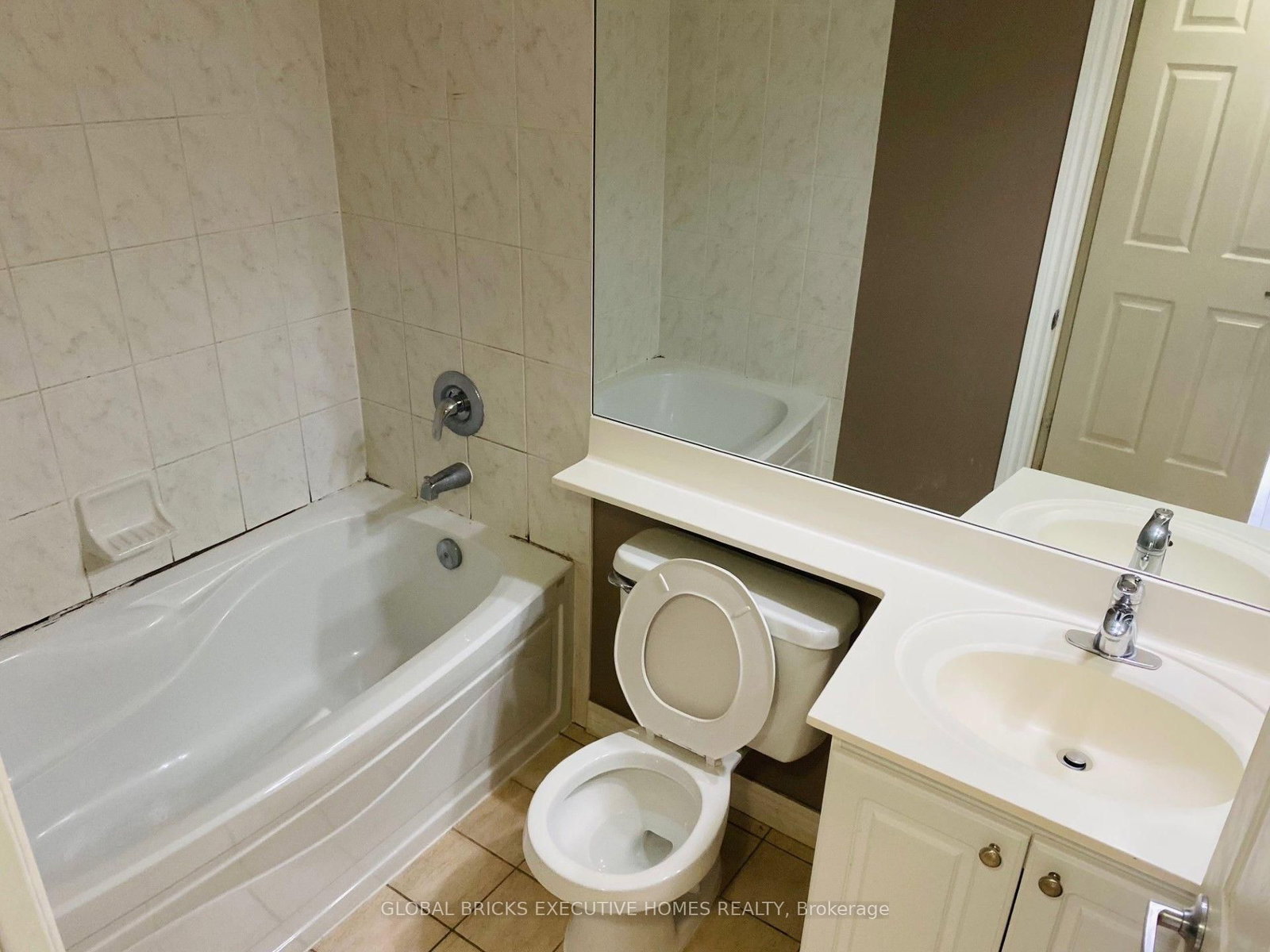 2402- Blvd, Mississauga, view 9