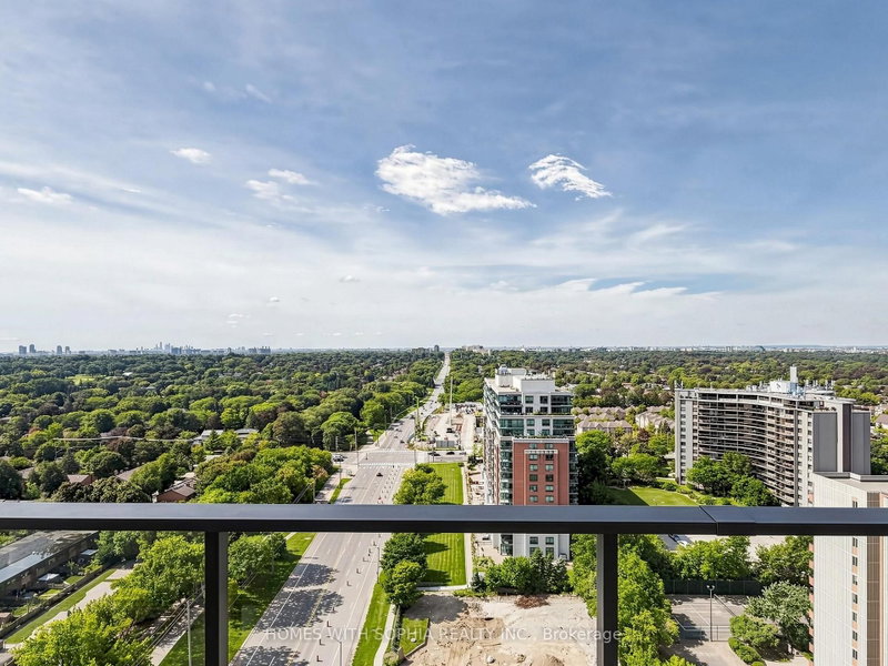1910 - 4010 Eglinton Avenue W