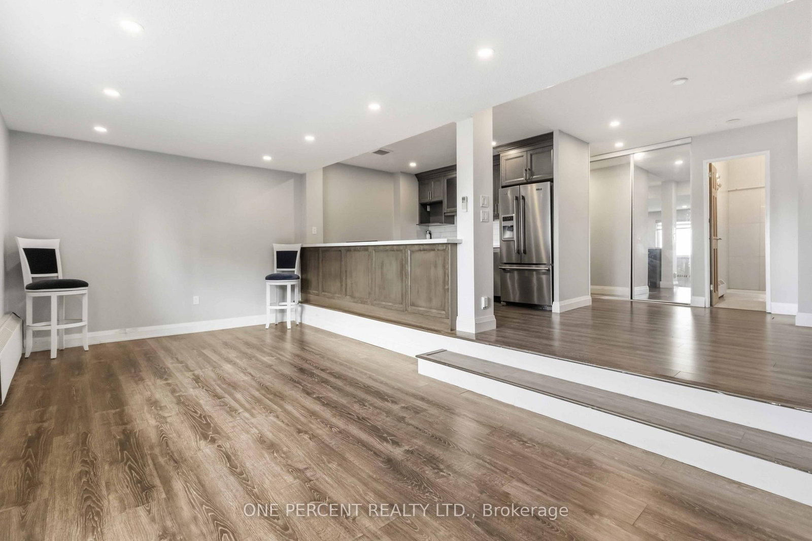 15 Elizabeth Street N • #1005 • Mississauga, ON photo 11