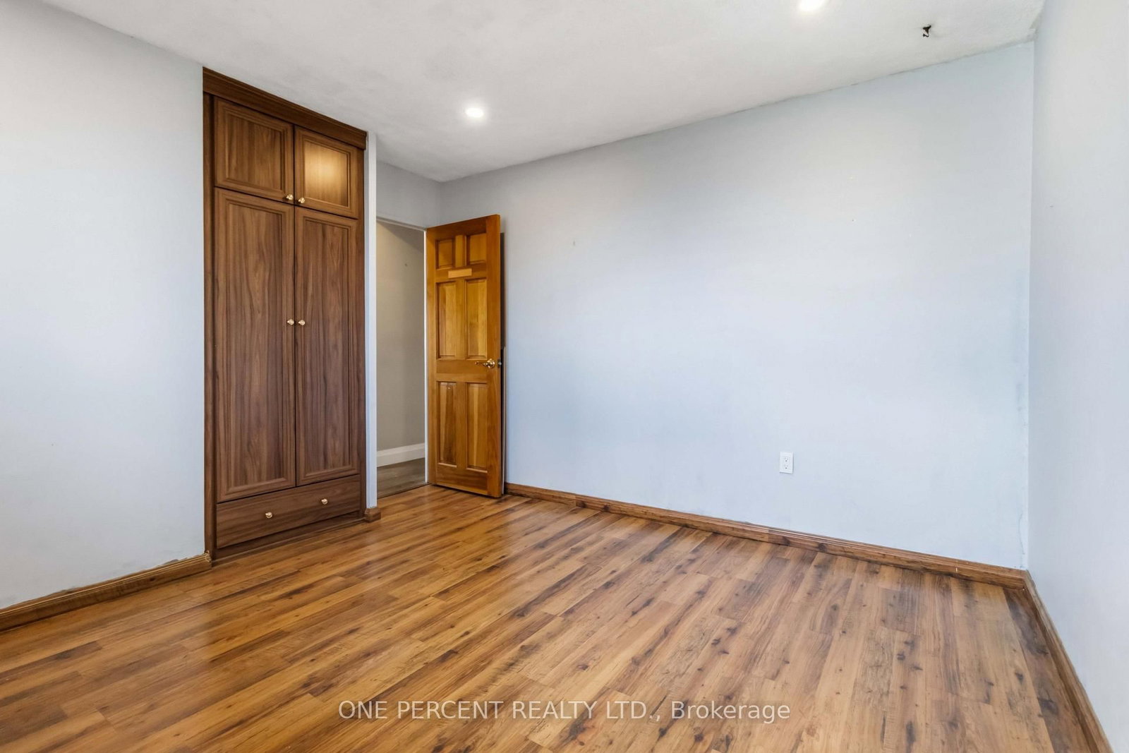 15 Elizabeth Street N • #1005 • Mississauga, ON photo 22