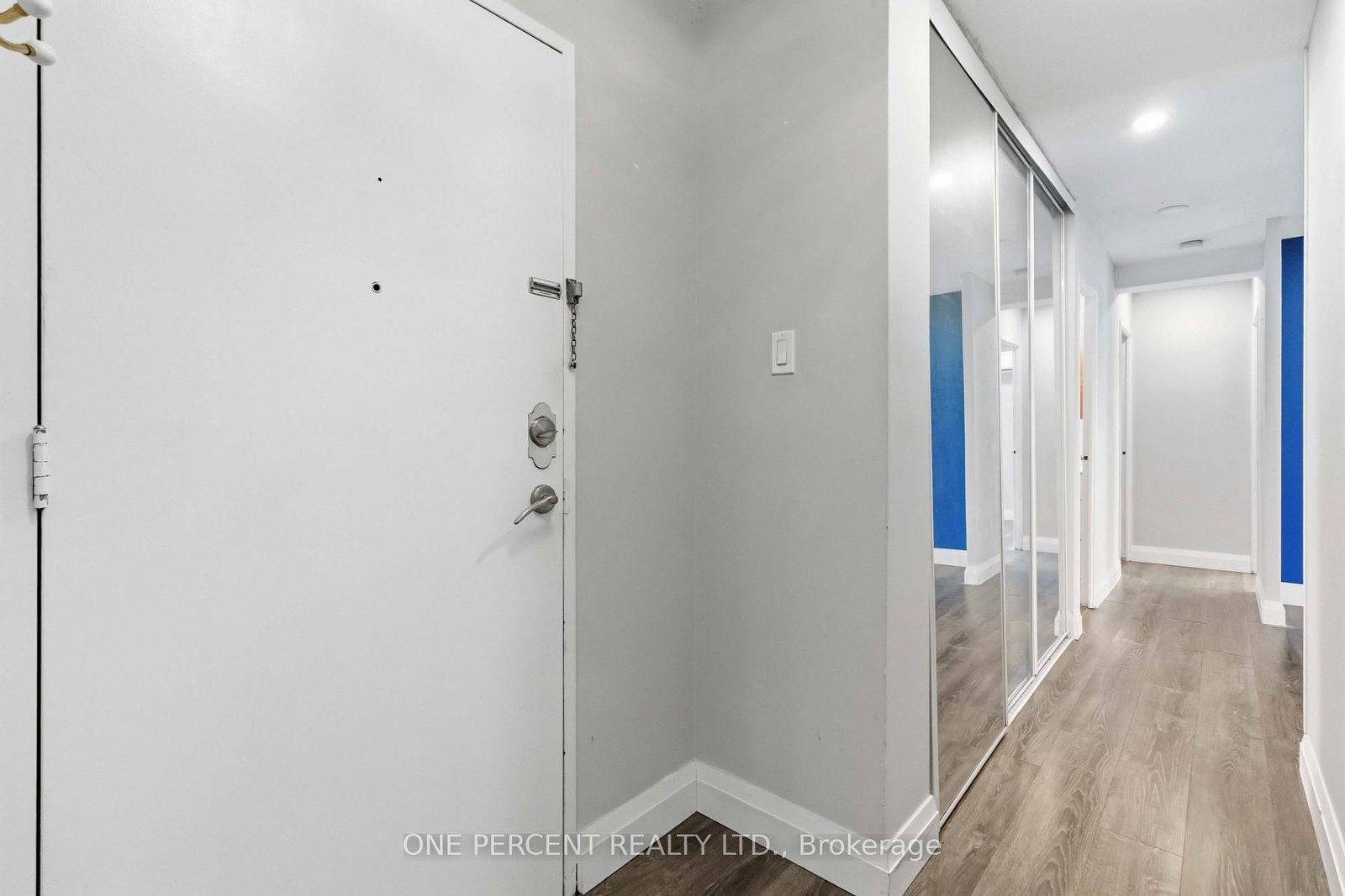 15 Elizabeth Street N • #1005 • Mississauga, ON photo 5