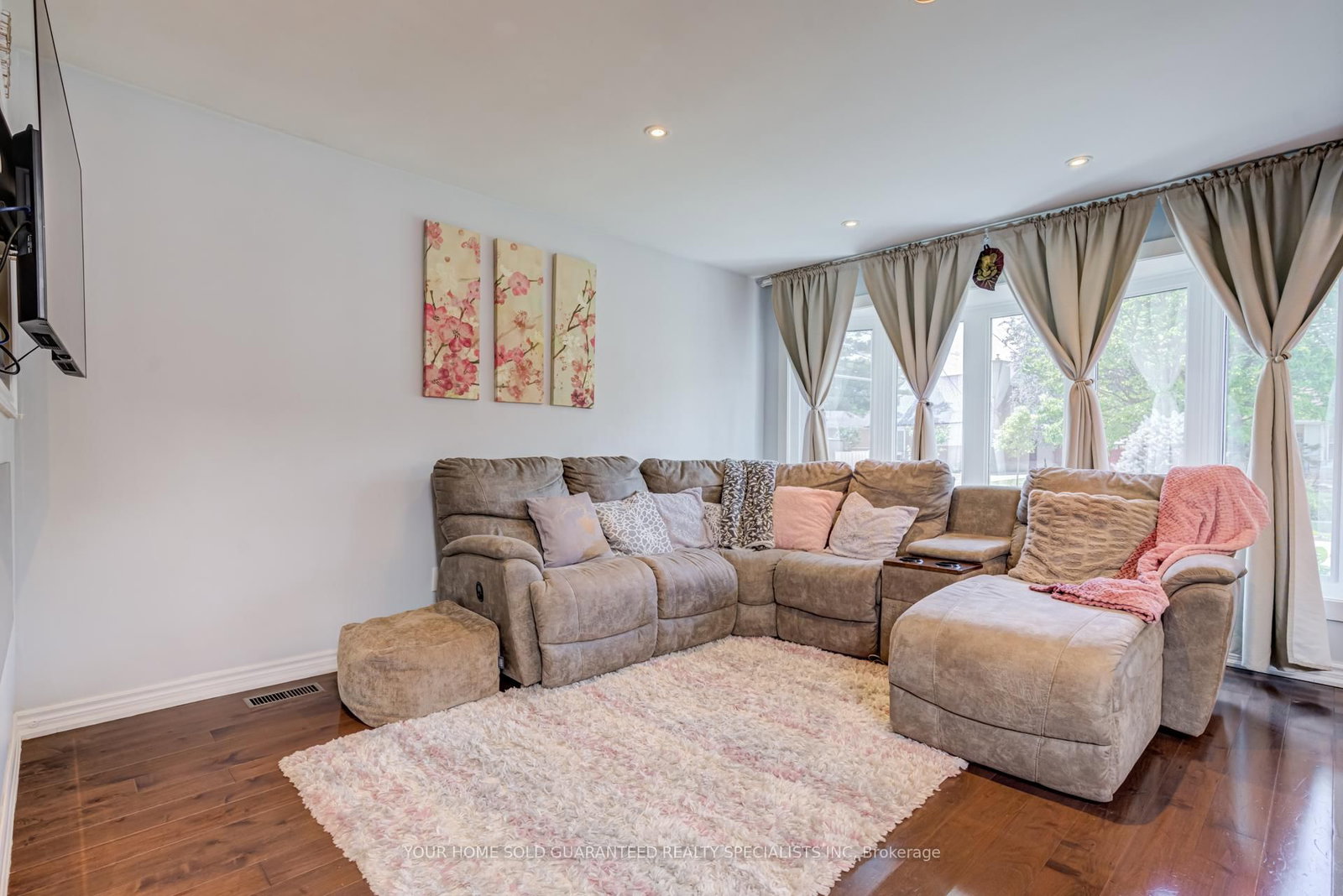 5 Hallow Crescent • Toronto, ON photo 14