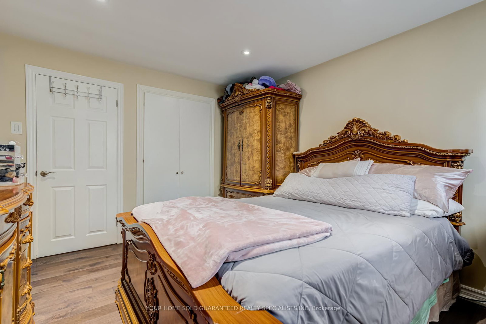 5 Hallow Crescent • Toronto, ON photo 16