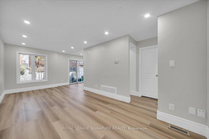 6950 Tenth Line W photo 5