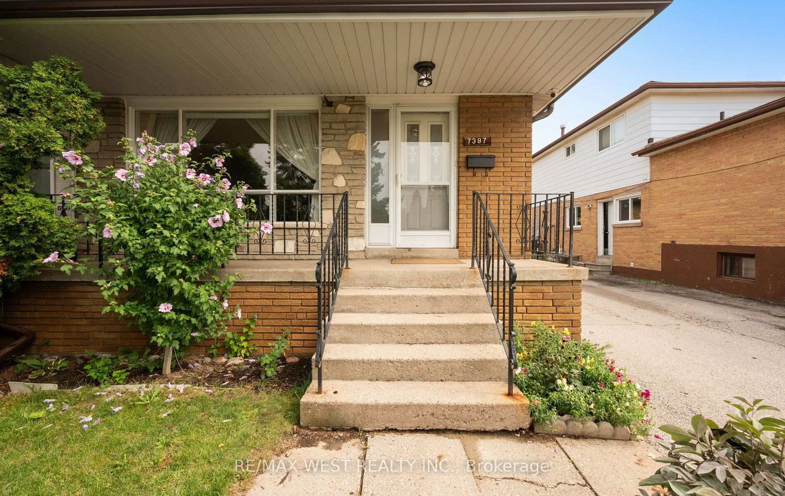 7397 Catalpa Road • Mississauga, ON photo 3