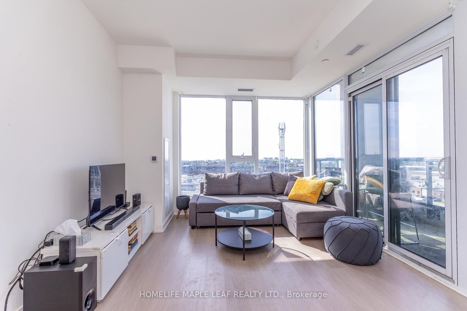 859 The Queensway • #703 • Toronto, ON photo 12