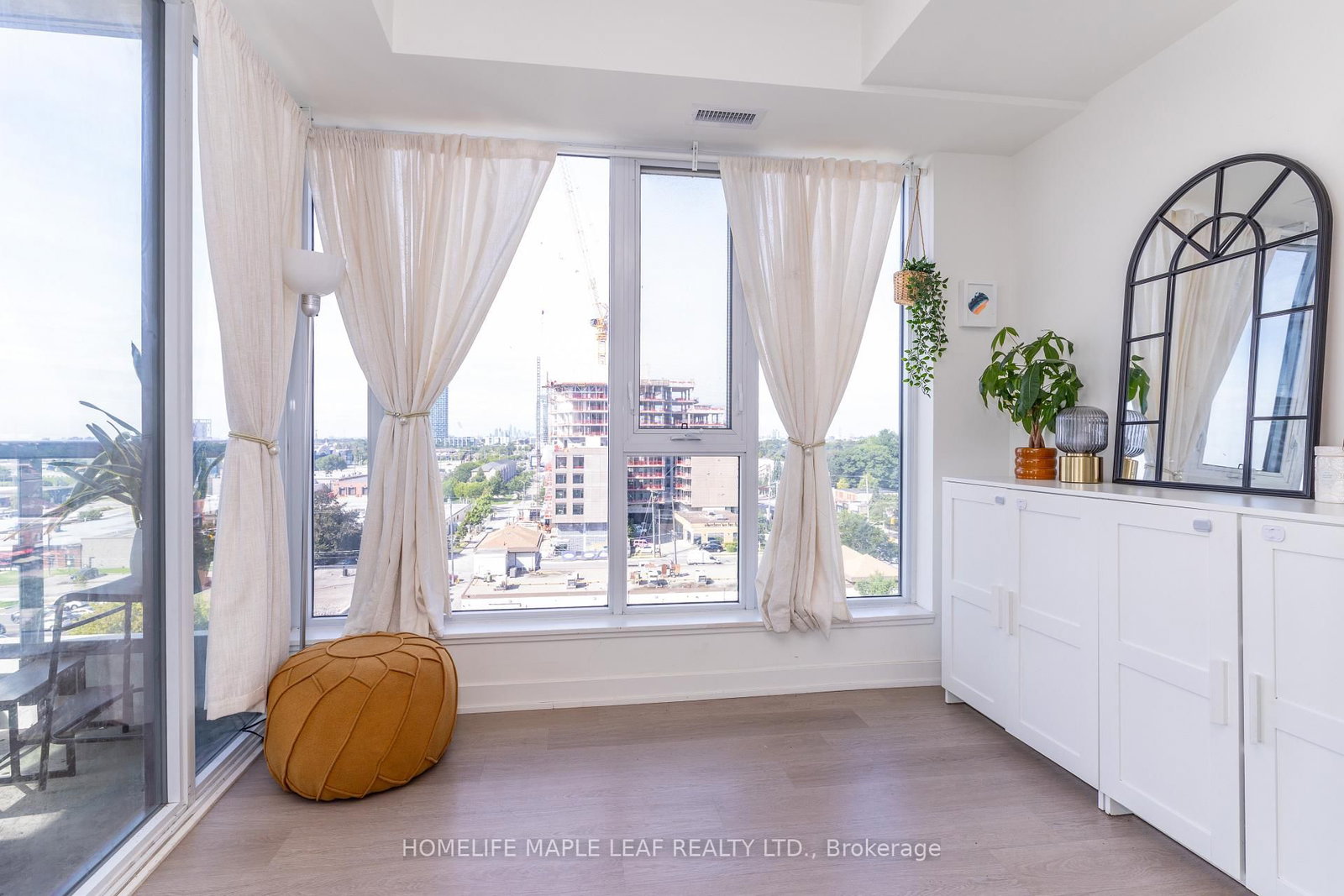 859 The Queensway • #703 • Toronto, ON photo 13