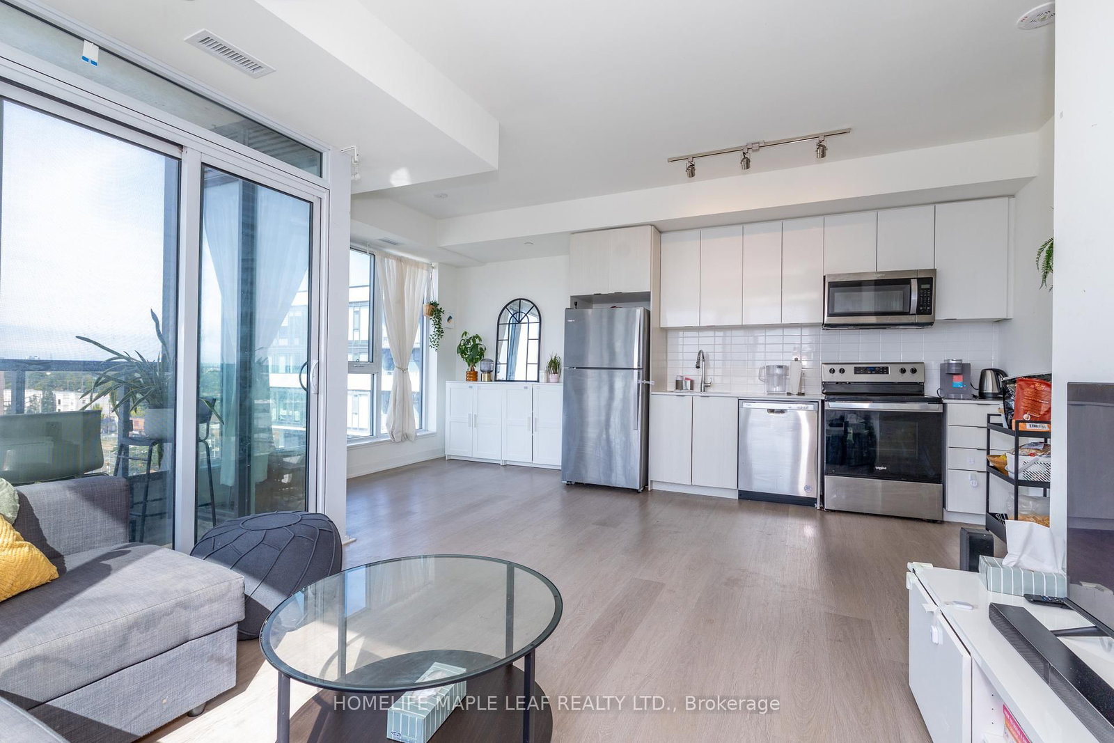859 The Queensway • #703 • Toronto, ON photo 15