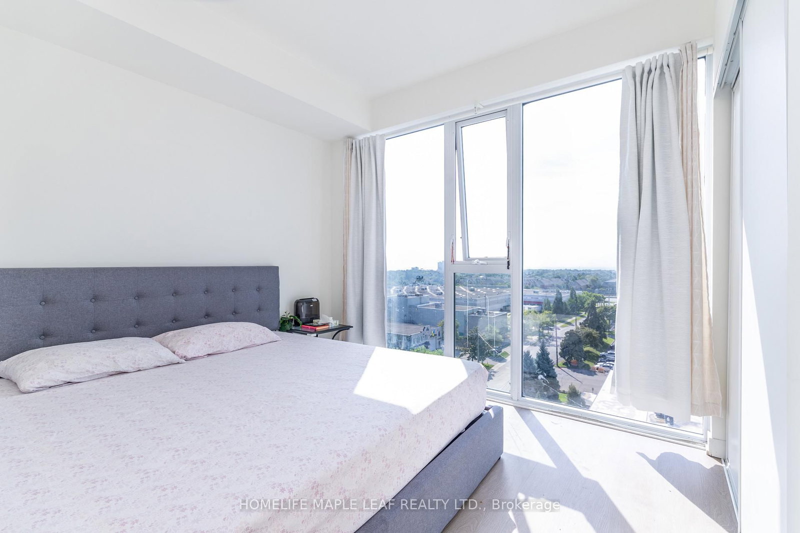 859 The Queensway • #703 • Toronto, ON photo 29