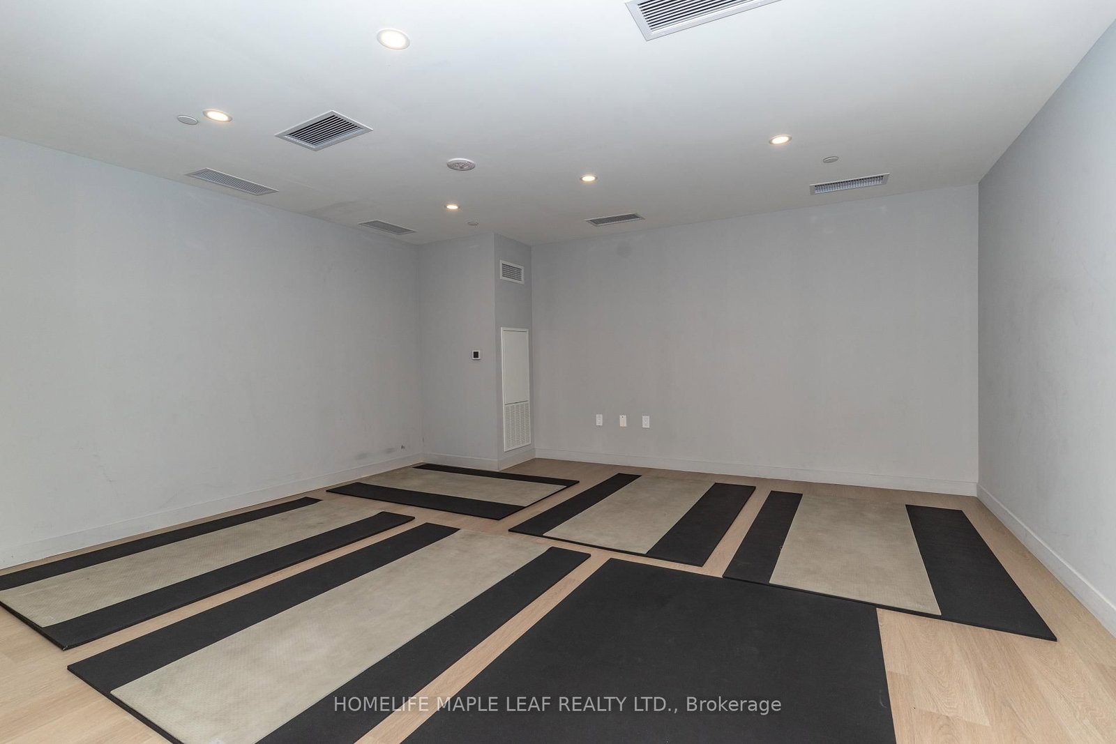 859 The Queensway • #703 • Toronto, ON photo 37